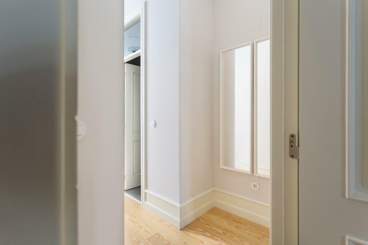 Joivy Wonderful 2Br Flat In The City Centre Lisbon Exterior photo
